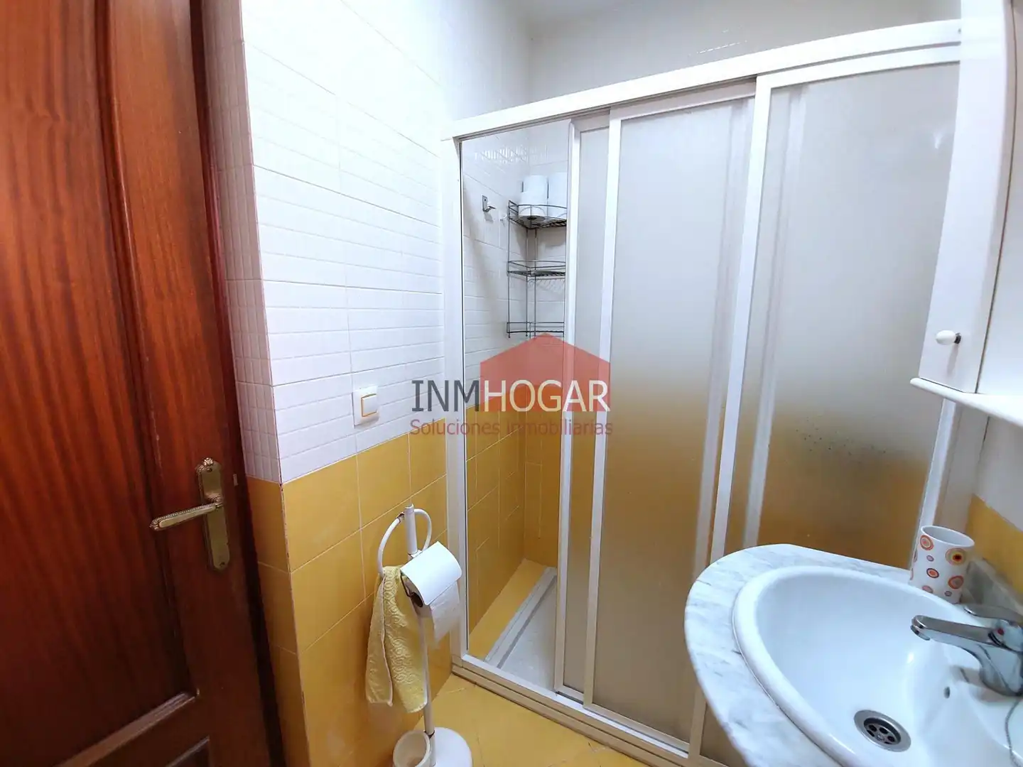 Bany de Casa o xalet en venda en Ávila amb Calefacció, Traster i Moblat
