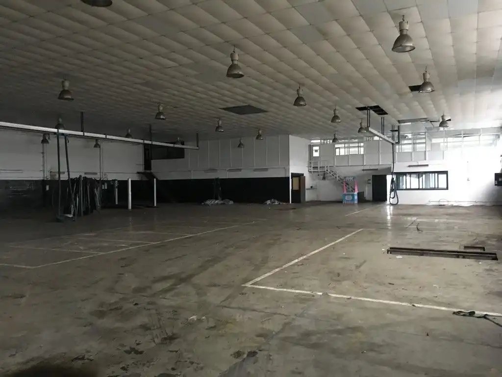 Fabrikhallen zur Miete in Lugo
