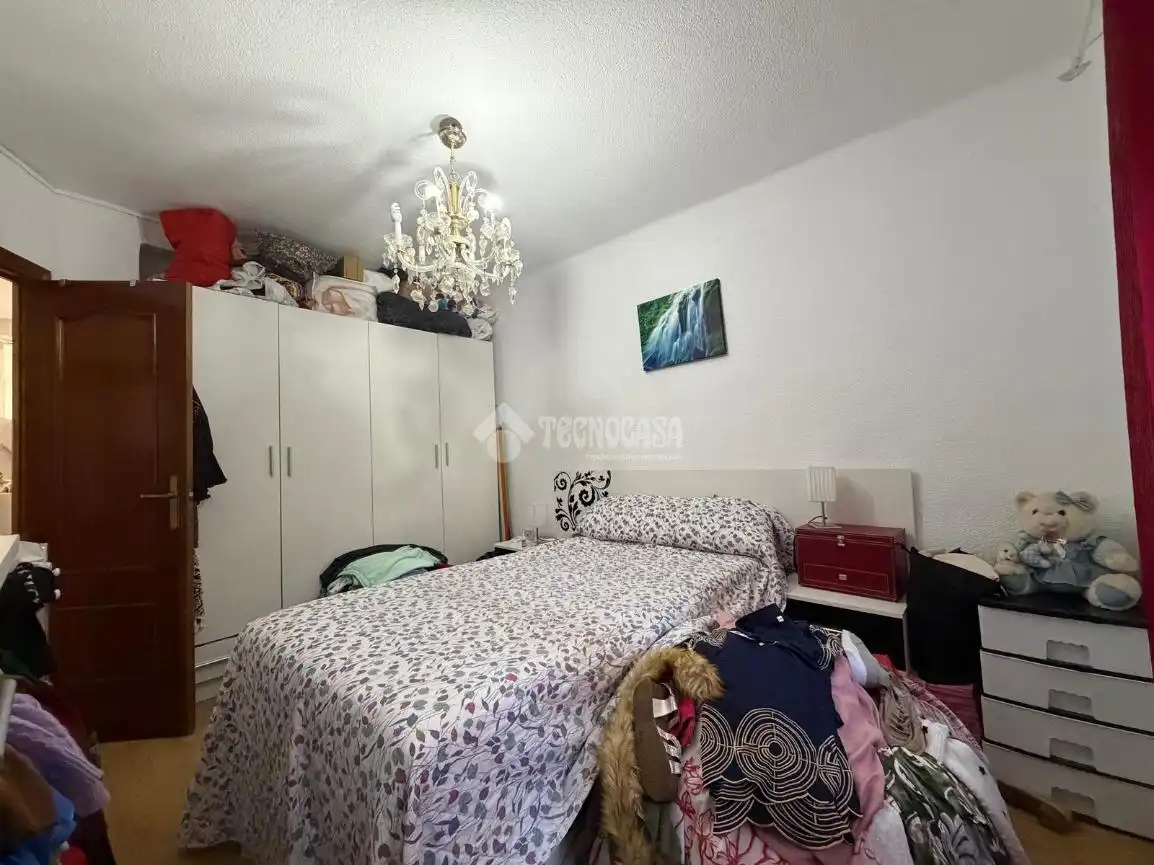 Bedroom of Flat for sale in Madrid