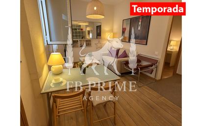 Dormitori de Casa o xalet de lloguer en  Barcelona Capital amb Parquet, Terrassa i Moblat