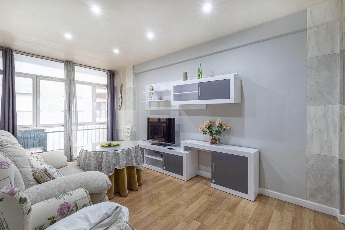 Piso en venta en Calle DOCTOR PAREJA YEBENES, 11, Plaza de Toros, Beiro