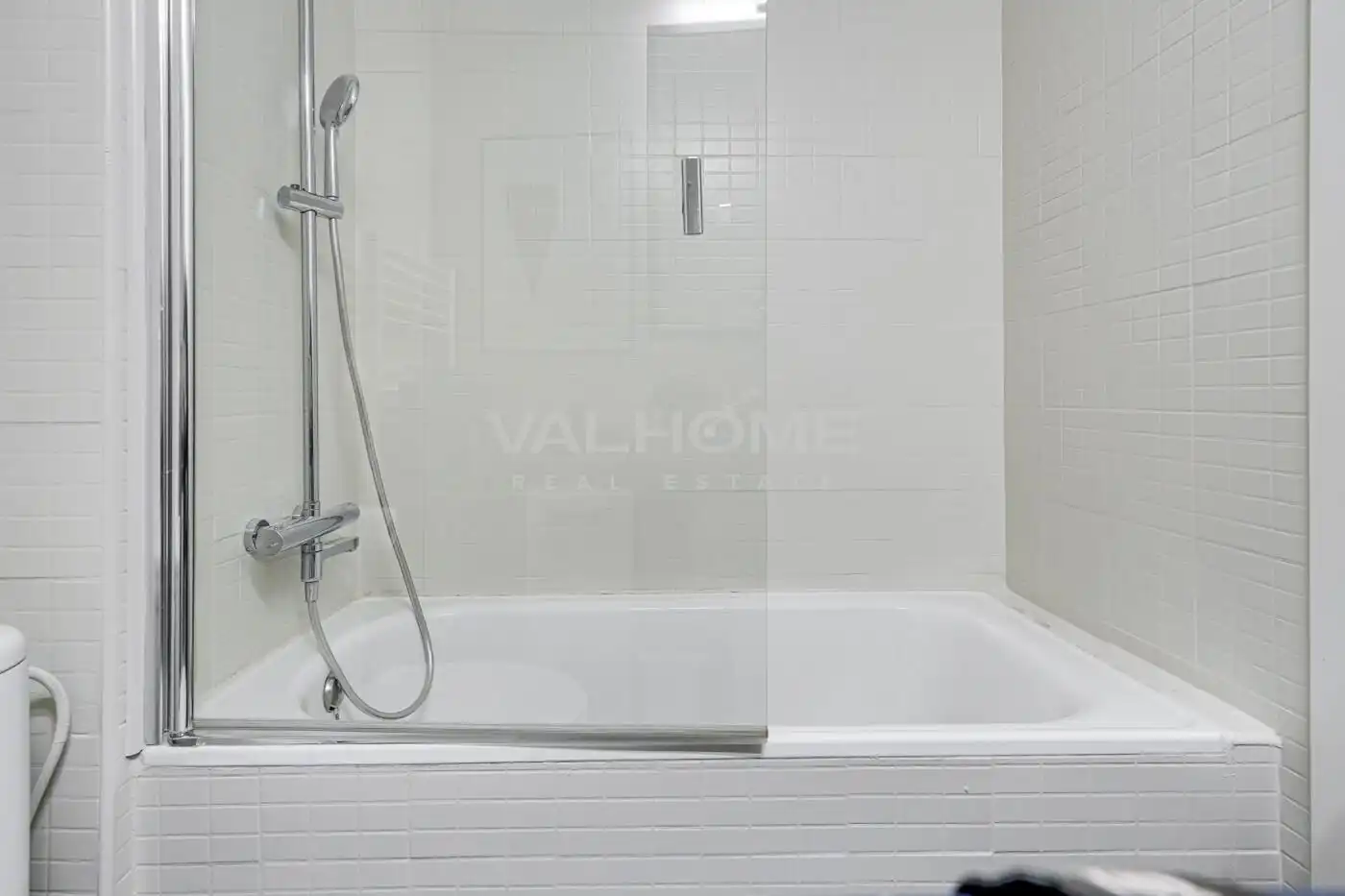 Badezimmer von Einfamilien-Reihenhaus zum Verkauf in Sant Cugat del Vallès mit Heizung, Privatgarten und Parkett