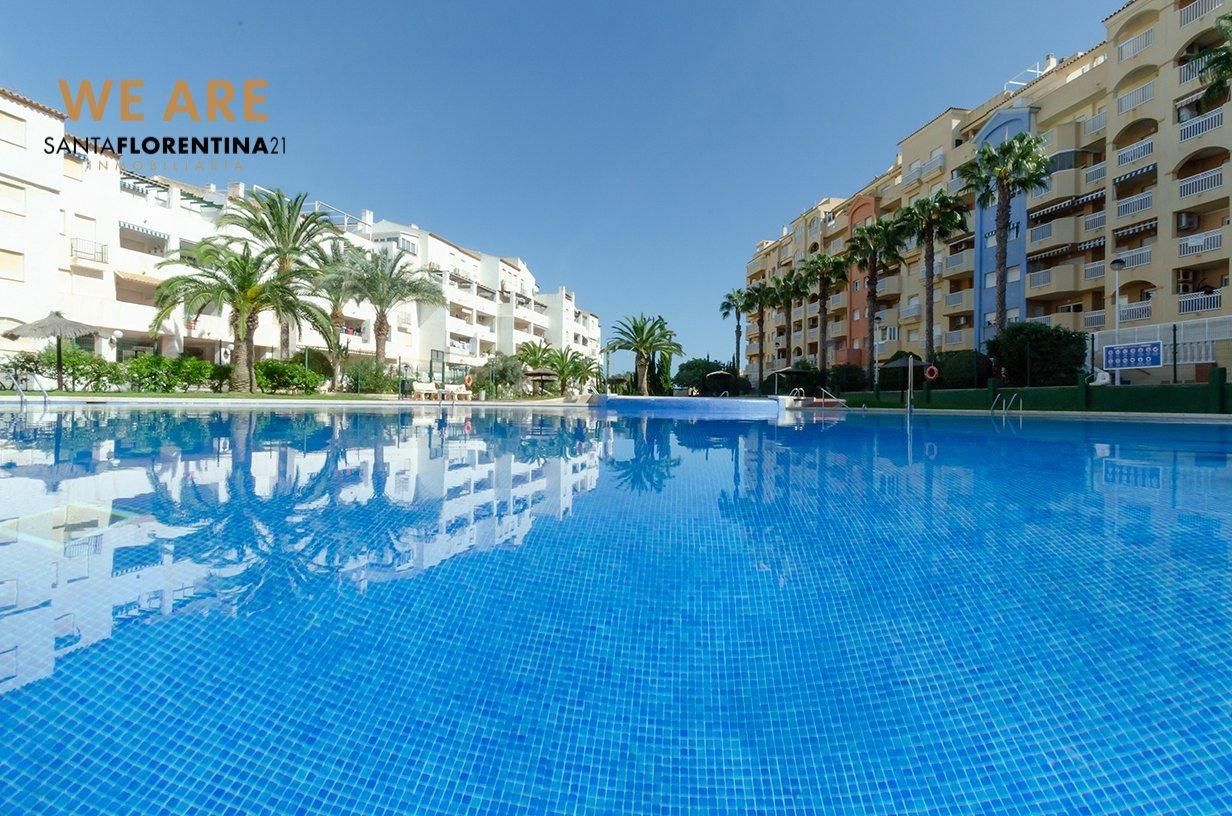 Swimming pool of Flat for sale in La Manga del Mar Menor  with Parquet flooring, Terrace and Furnished