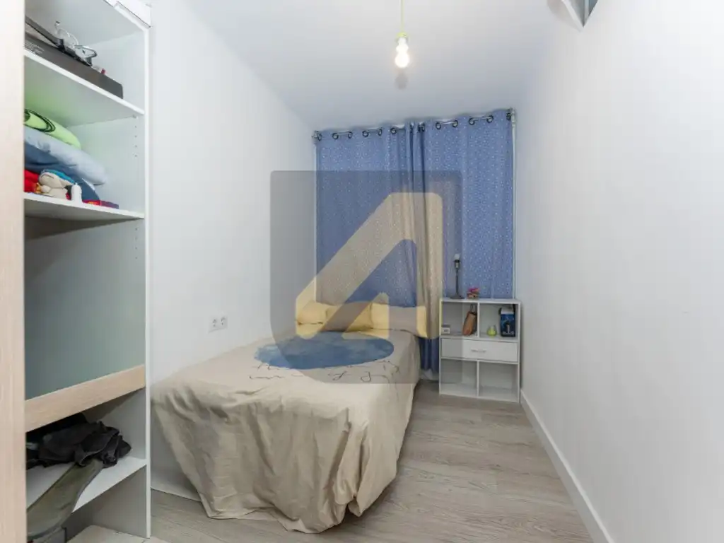 Dormitori de Apartament en venda en L'Hospitalet de Llobregat