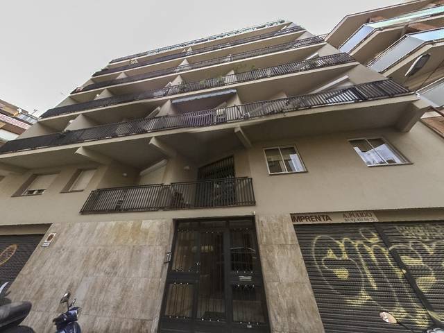 Apartamento en Venta en C/Sales y Ferre en El Guinardó