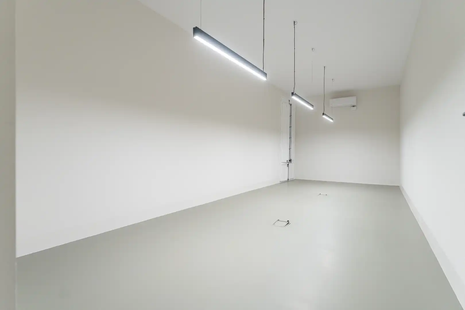 Büro zur Miete in Reus mit Klimaanlage, Heizung und Balkon