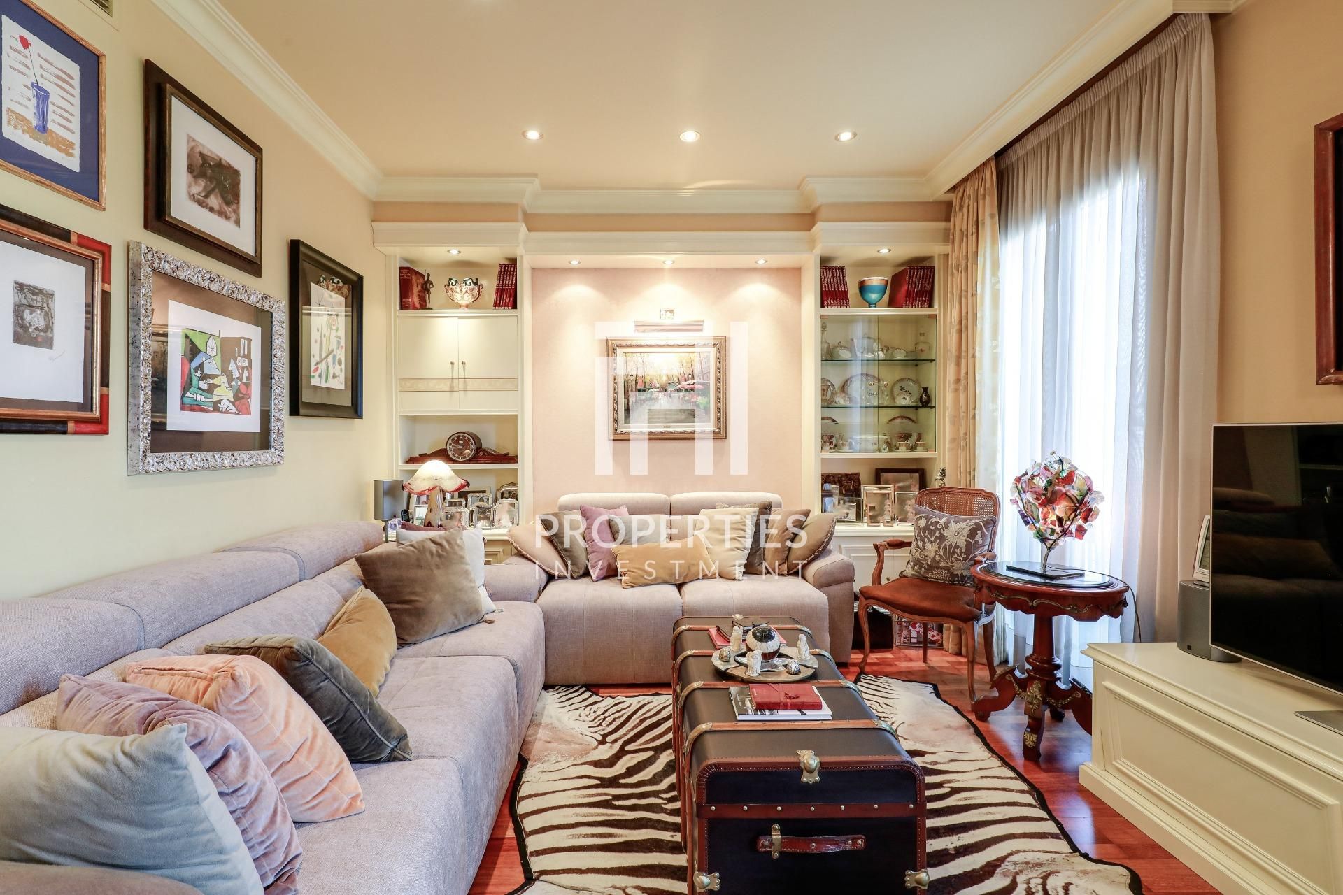 Living room of Flat for sale in  Barcelona Capital  with Air Conditioner, Heating and Parquet flooring