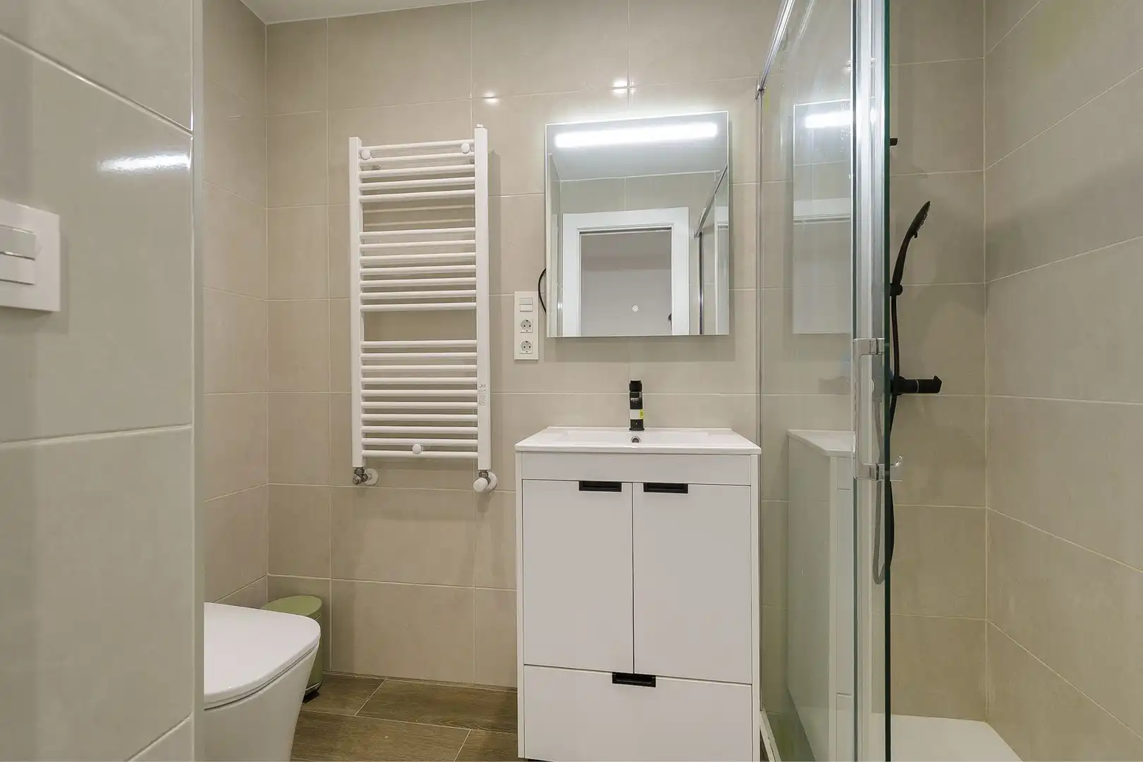 Bany de Apartament en venda en Granada