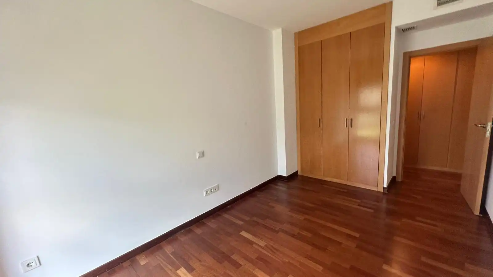 Schlafzimmer von Wohnung zum Verkauf in Mairena del Aljarafe mit Klimaanlage, Heizung und Terrasse