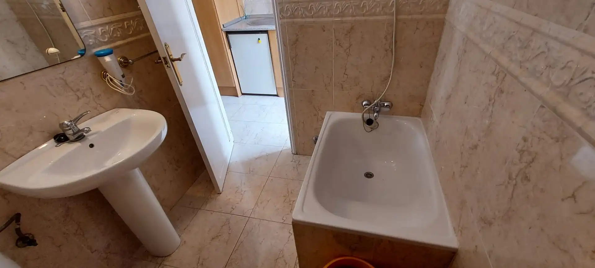 Baño de Estudio de alquiler en Torremolinos con Aire acondicionado, Calefacción y Terraza