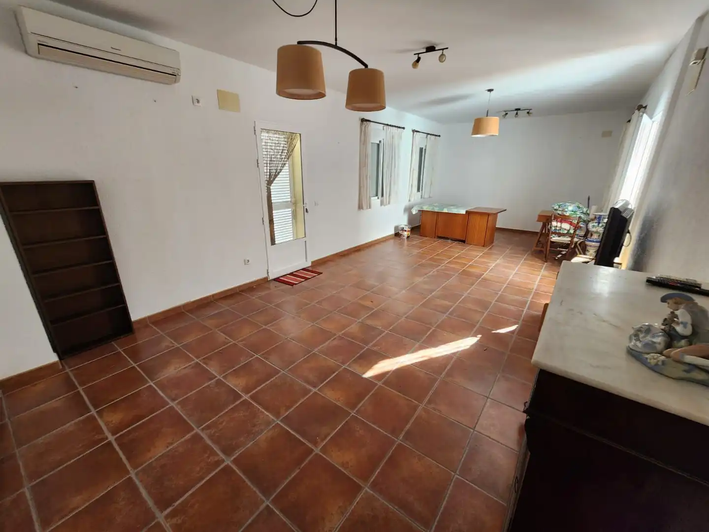 Country house zum Verkauf in Tormos mit Privatgarten und Terrasse