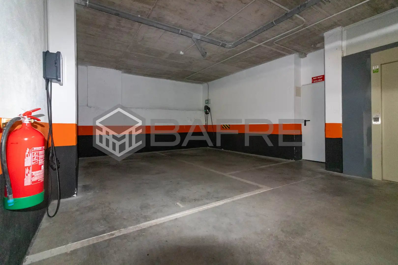Parkplatz von Wohnung zum Verkauf in Madrid mit Klimaanlage, Heizung und Privatgarten