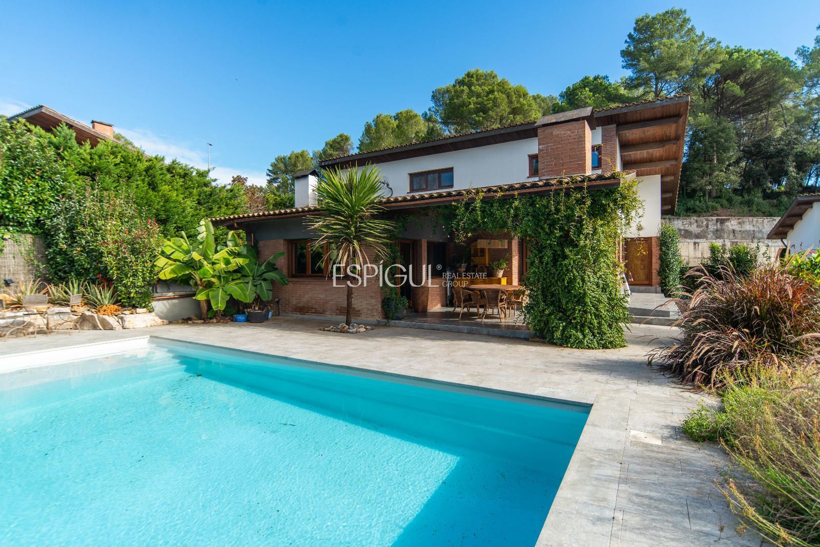 Vista exterior de Casa o xalet en venda en Sant Julià de Ramis amb Aire condicionat, Calefacció i Traster
