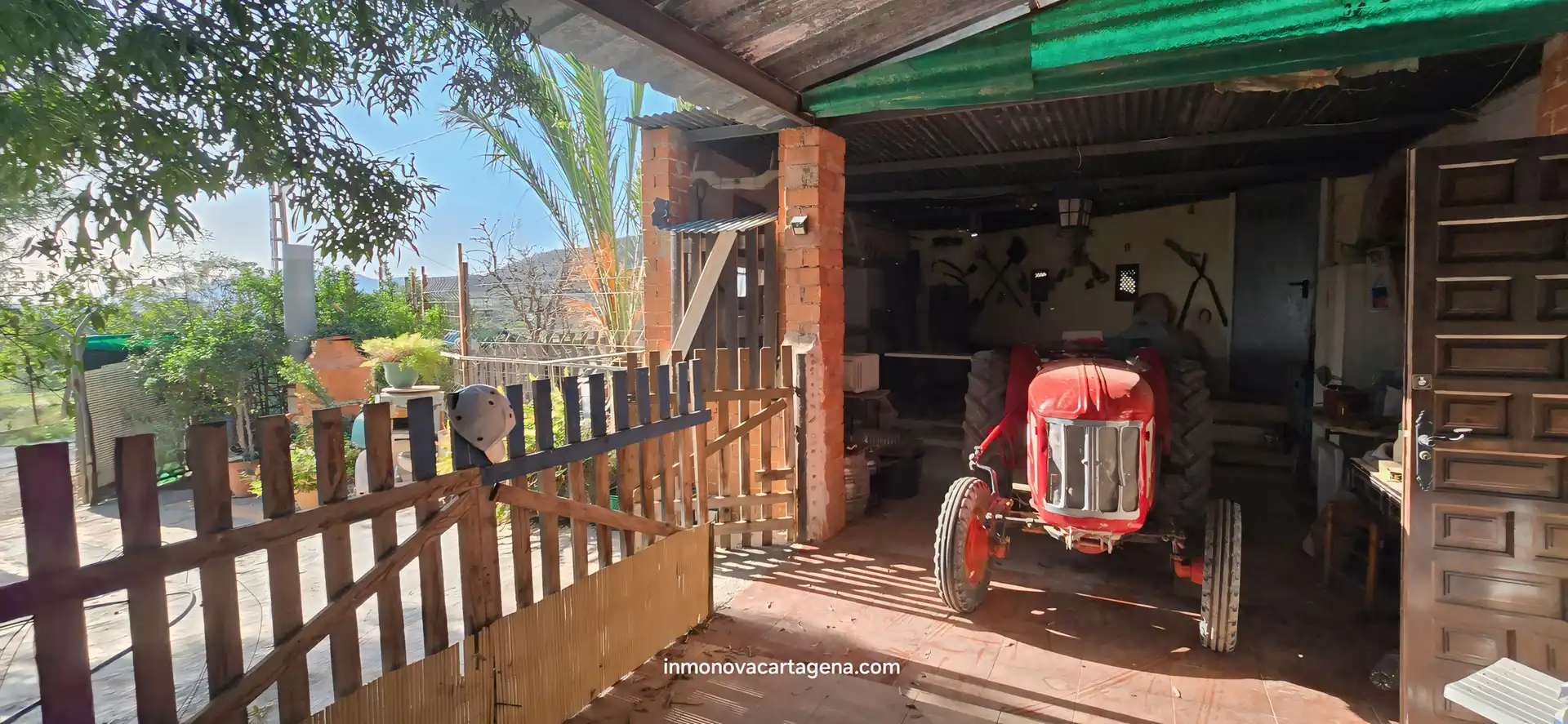 Vista exterior de Finca rústica en venda en Cartagena amb Jardí privat