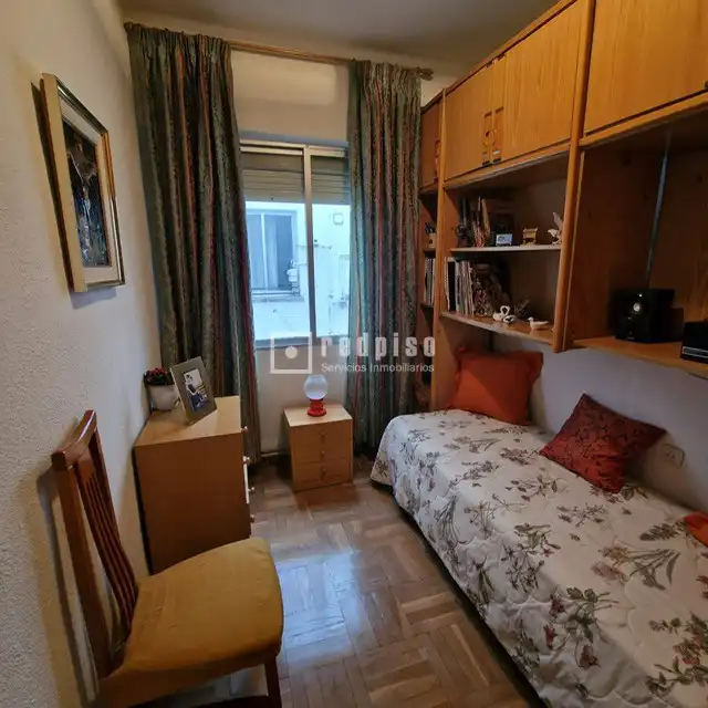 Bedroom of Flat for sale in Madrid  with Heating and Parquet flooring