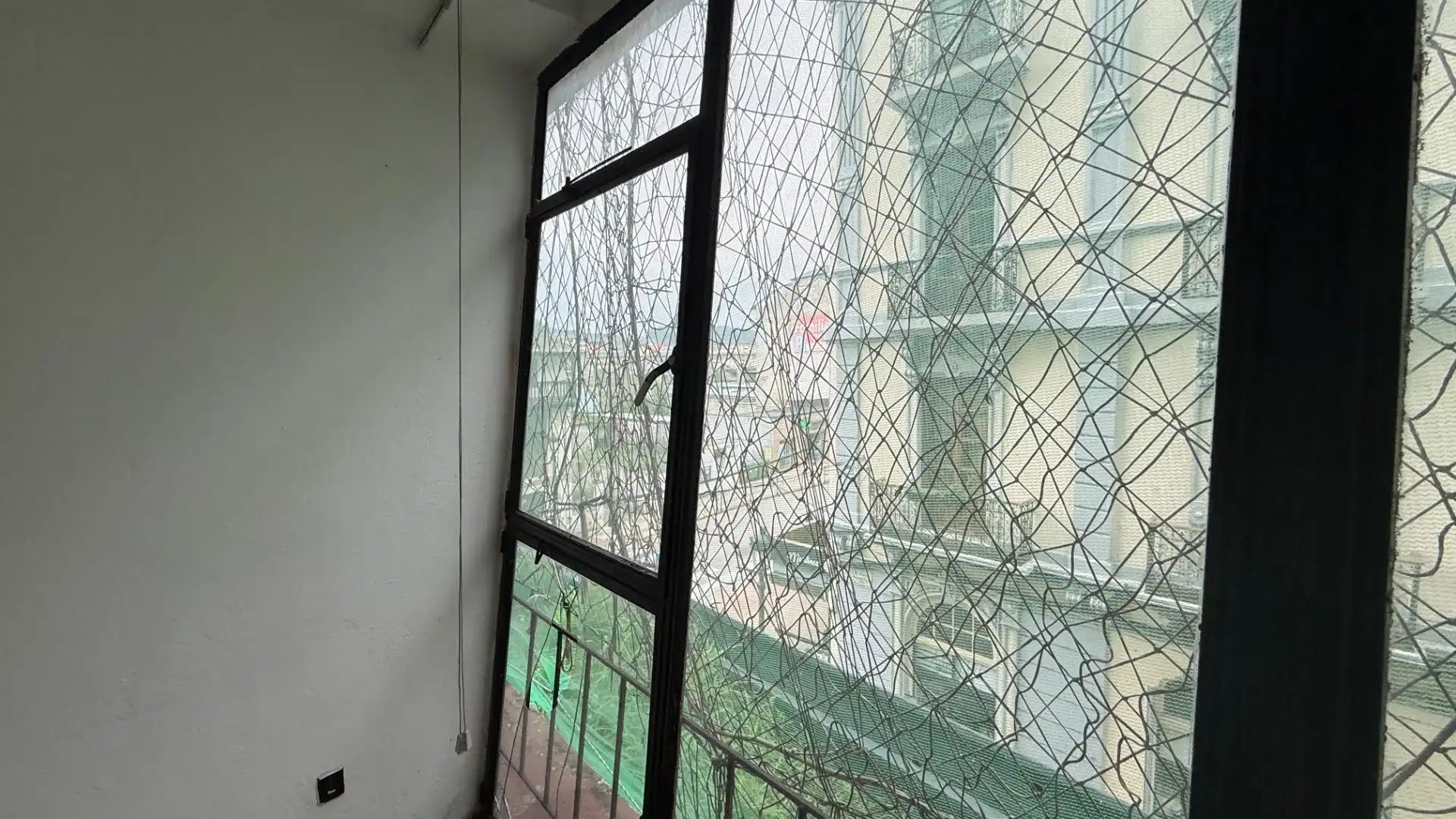 Vista exterior de Edificio en venta en Navia