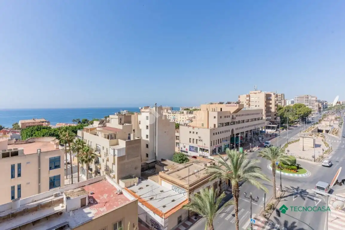 Vista exterior de Piso en venta en Roquetas de Mar con Aire acondicionado y Terraza