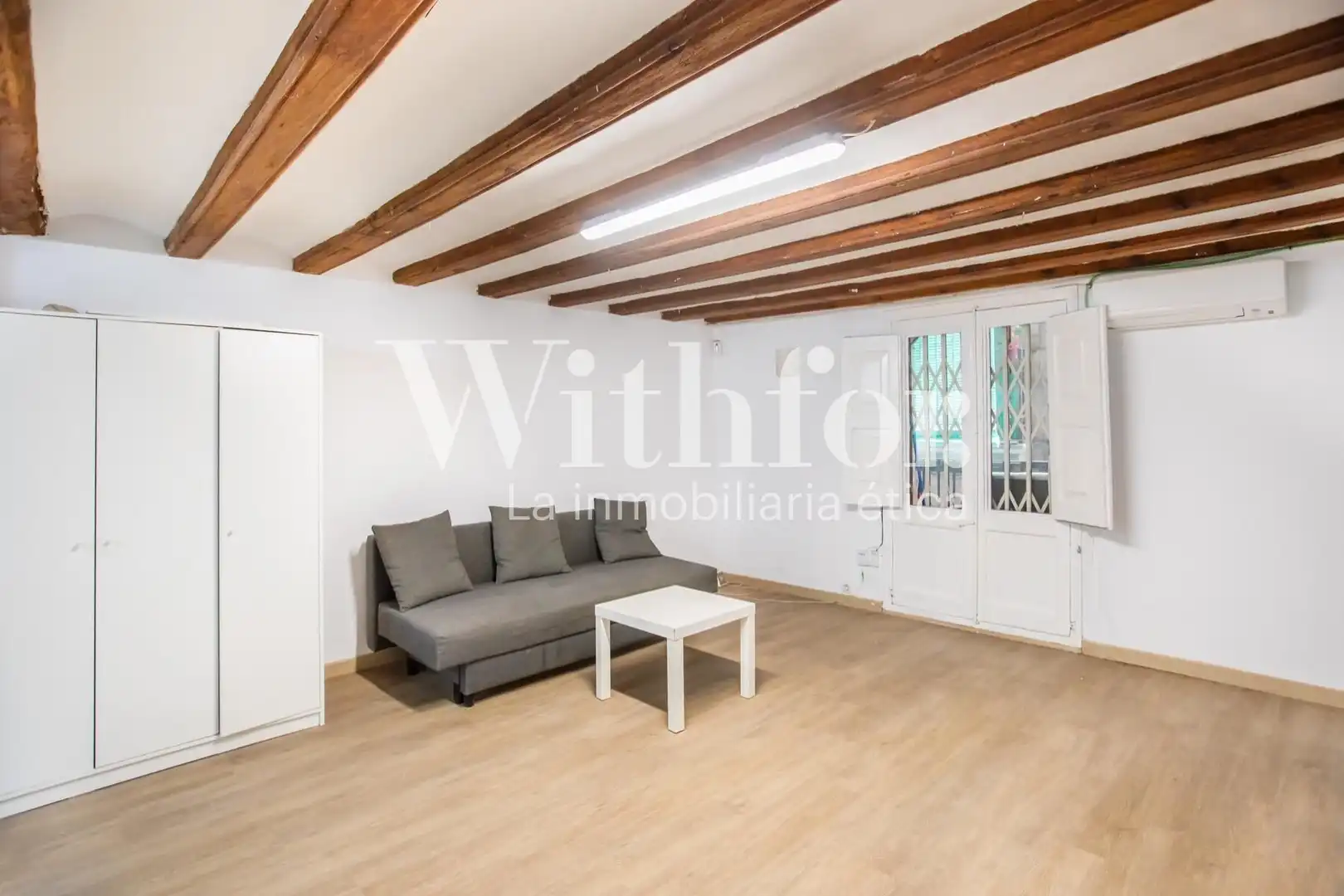 Sala de estar de Planta baja en venta en Barcelona con Aire acondicionado, Parquet y Balcón