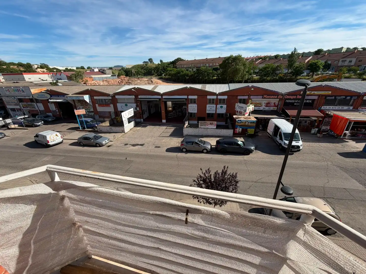 Vista exterior de Piso en venta en Campo Real con Calefacción y Terraza