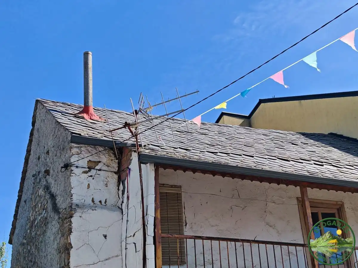 Vista exterior de Casa o xalet en venda en Castropodame amb Jardí privat i Traster
