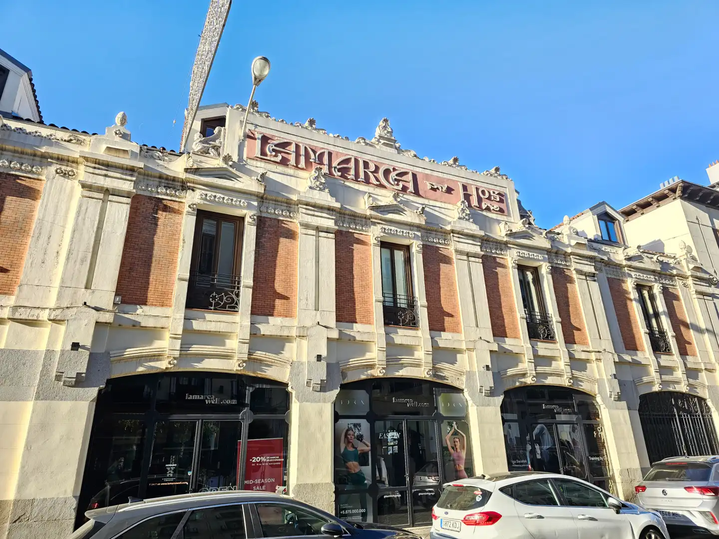 Vista exterior de Àtic en venda en Madrid amb Aire condicionat, Calefacció i Jardí privat