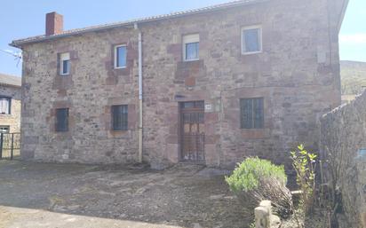 Exterior view of House or chalet for sale in Campoo de Enmedio  with Heating, Private garden and Storage room