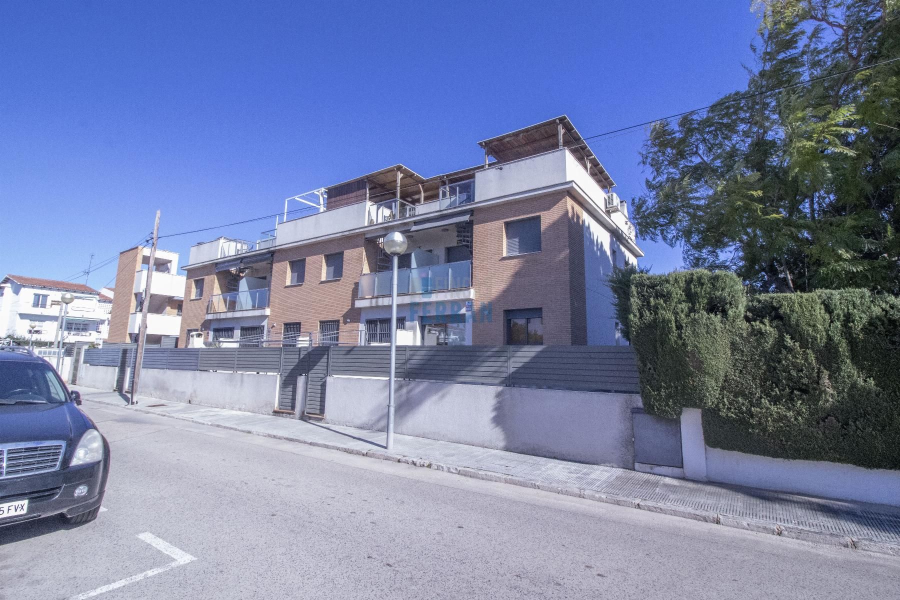 Exterior view of Planta baja for sale in El Vendrell  with Air Conditioner, Terrace and Furnished
