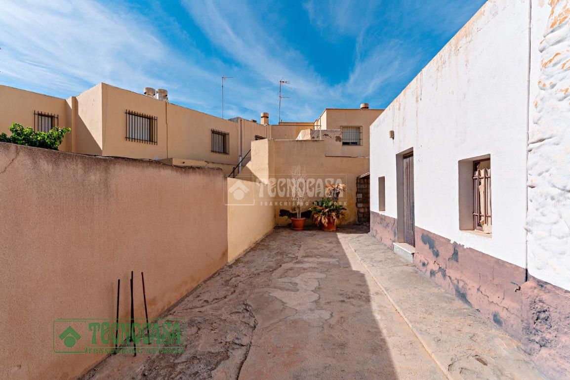 Exterior view of House or chalet for sale in El Ejido