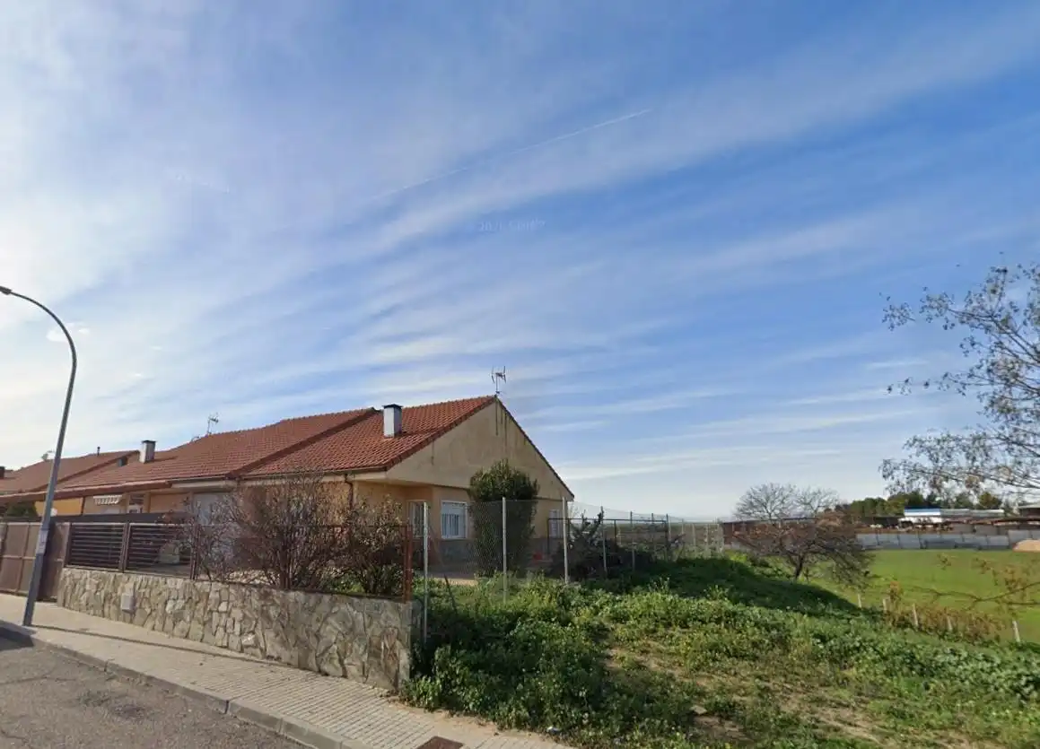 Casa adosada en venta en Novés