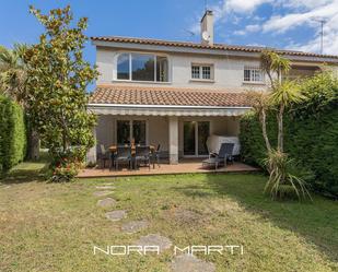 Exterior view of Single-family semi-detached for sale in Sant Andreu de Llavaneres  with Heating, Private garden and Terrace