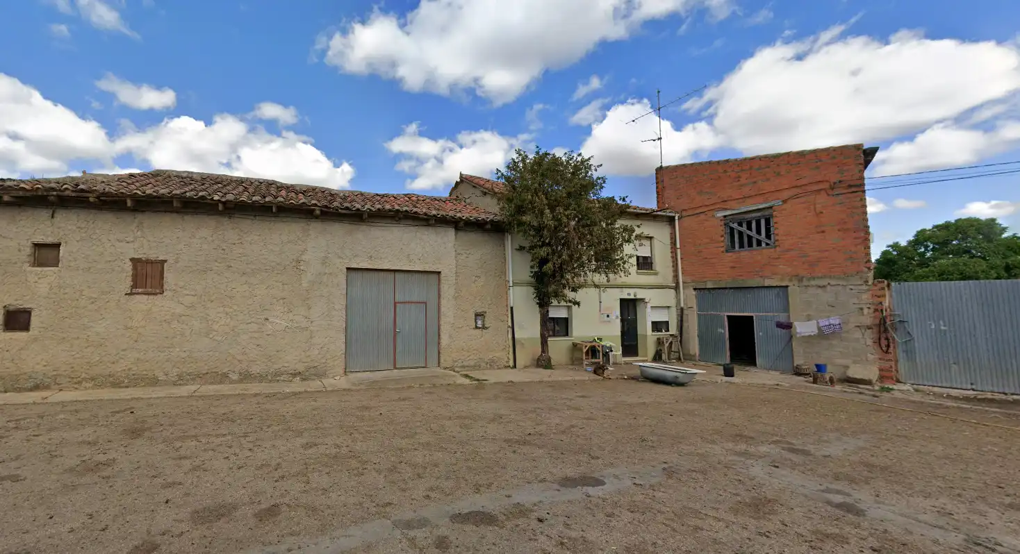 Vista exterior de Casa adosada en venda en Santa Elena de Jamuz