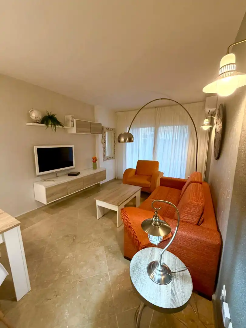Sala de estar de Apartamento de alquiler en Mijas con Aire acondicionado, Calefacción y Jardín privado