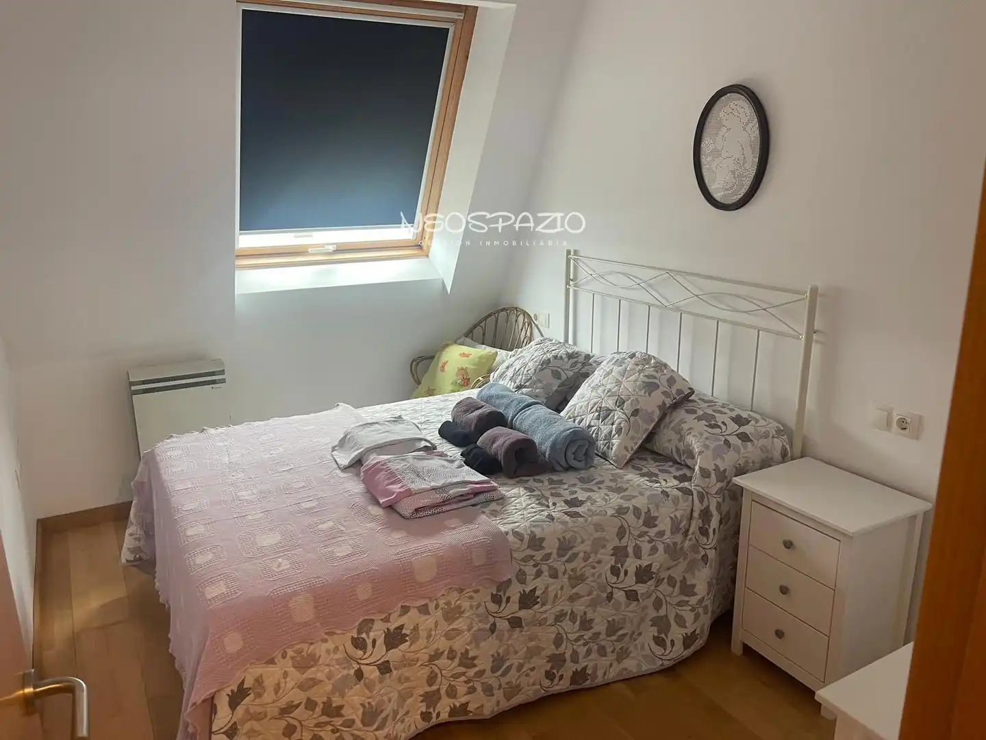 Schlafzimmer von Dachboden zur Miete in Cervo mit Möbliert