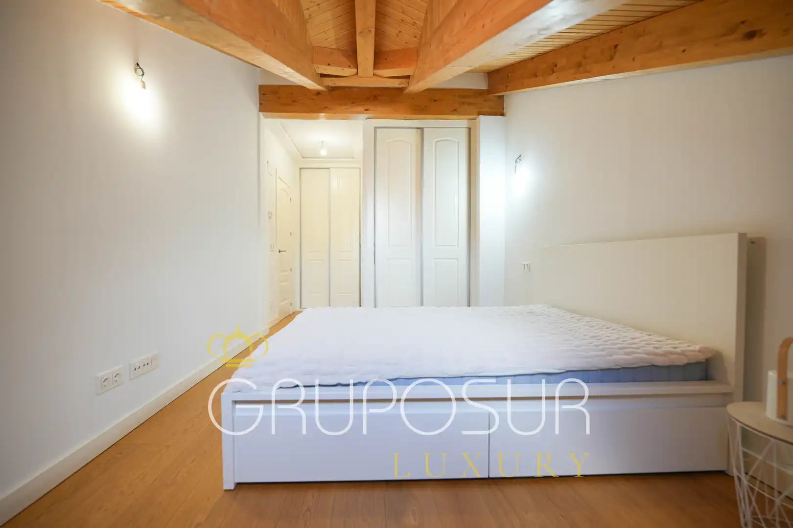 Schlafzimmer von Dachboden zum Verkauf in Valladolid mit Heizung, Parkett und Abstellraum