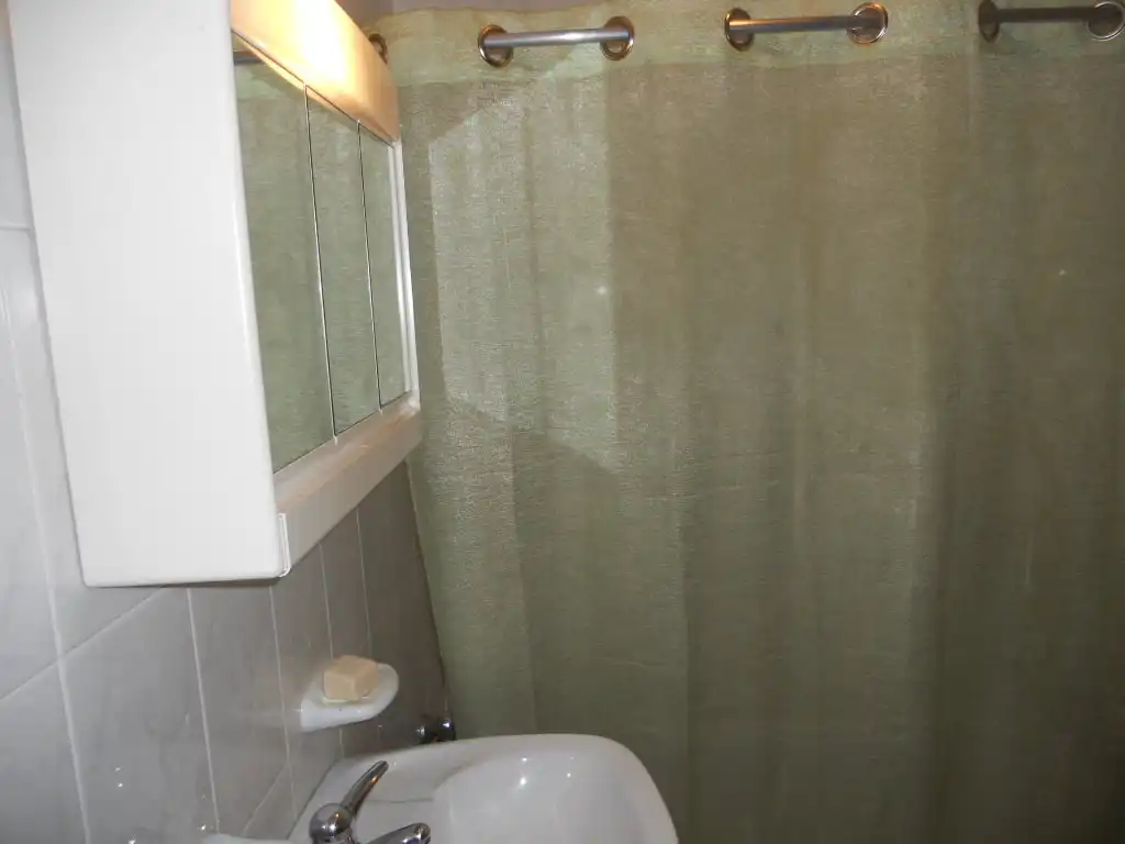 Baño de Piso en venta en Ames con Calefacción, Trastero y Amueblado