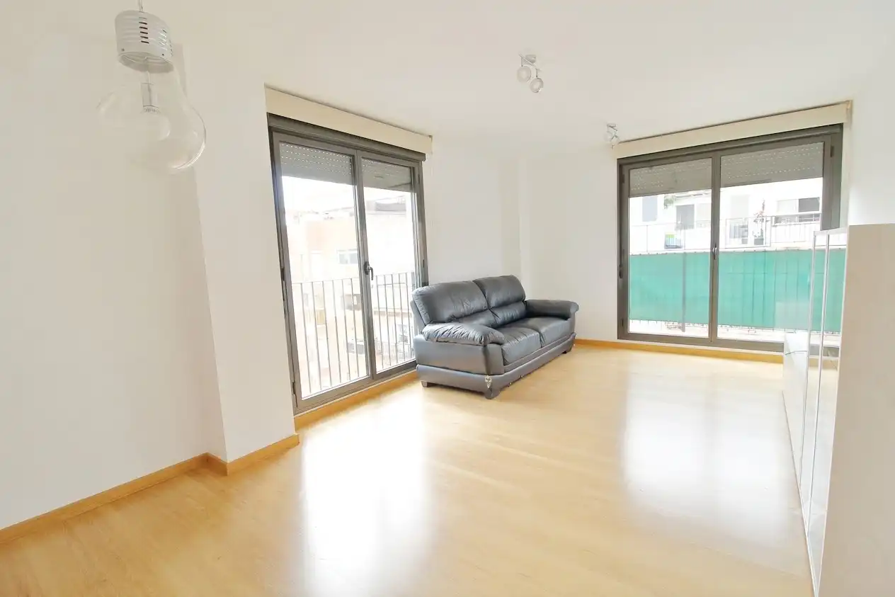 Living room of Flat for sale in Valencia  with Air Conditioner, Parquet flooring and Balcony