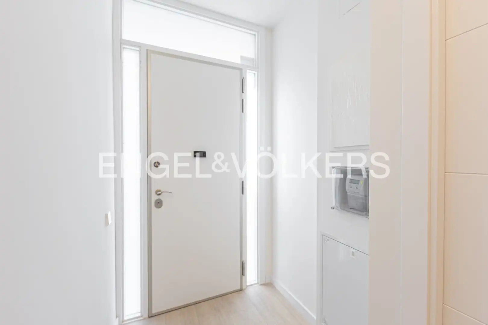 Flat for sale in Barcelona  with Air Conditioner, Heating and Private garden