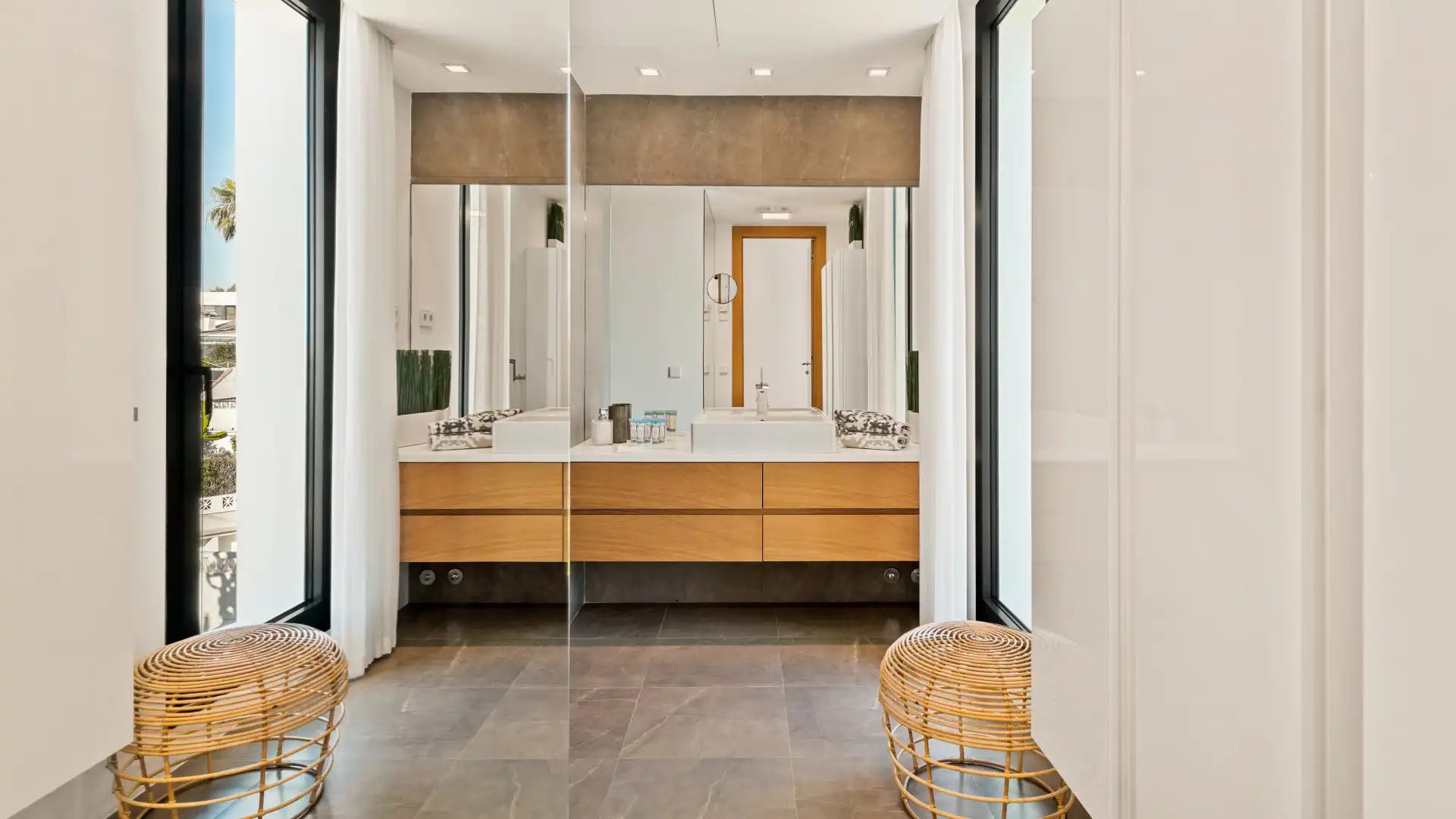 Bathroom of Houses for sale in Marbella  with Air Conditioner, Private garden and Terrace
