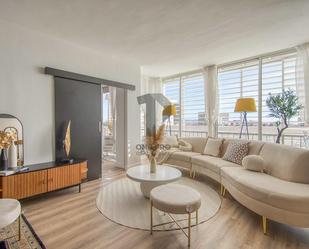 Sala d'estar de Àtic en venda en  Barcelona Capital amb Aire condicionat i Terrassa