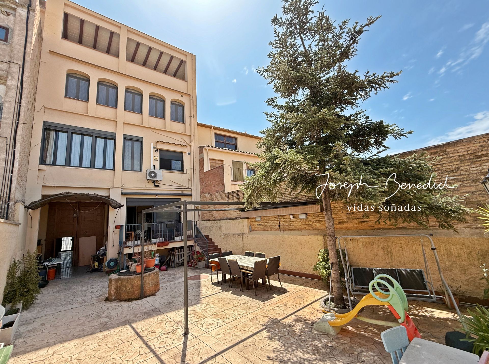 Exterior view of House or chalet for sale in Sant Quintí de Mediona  with Air Conditioner, Heating and Private garden