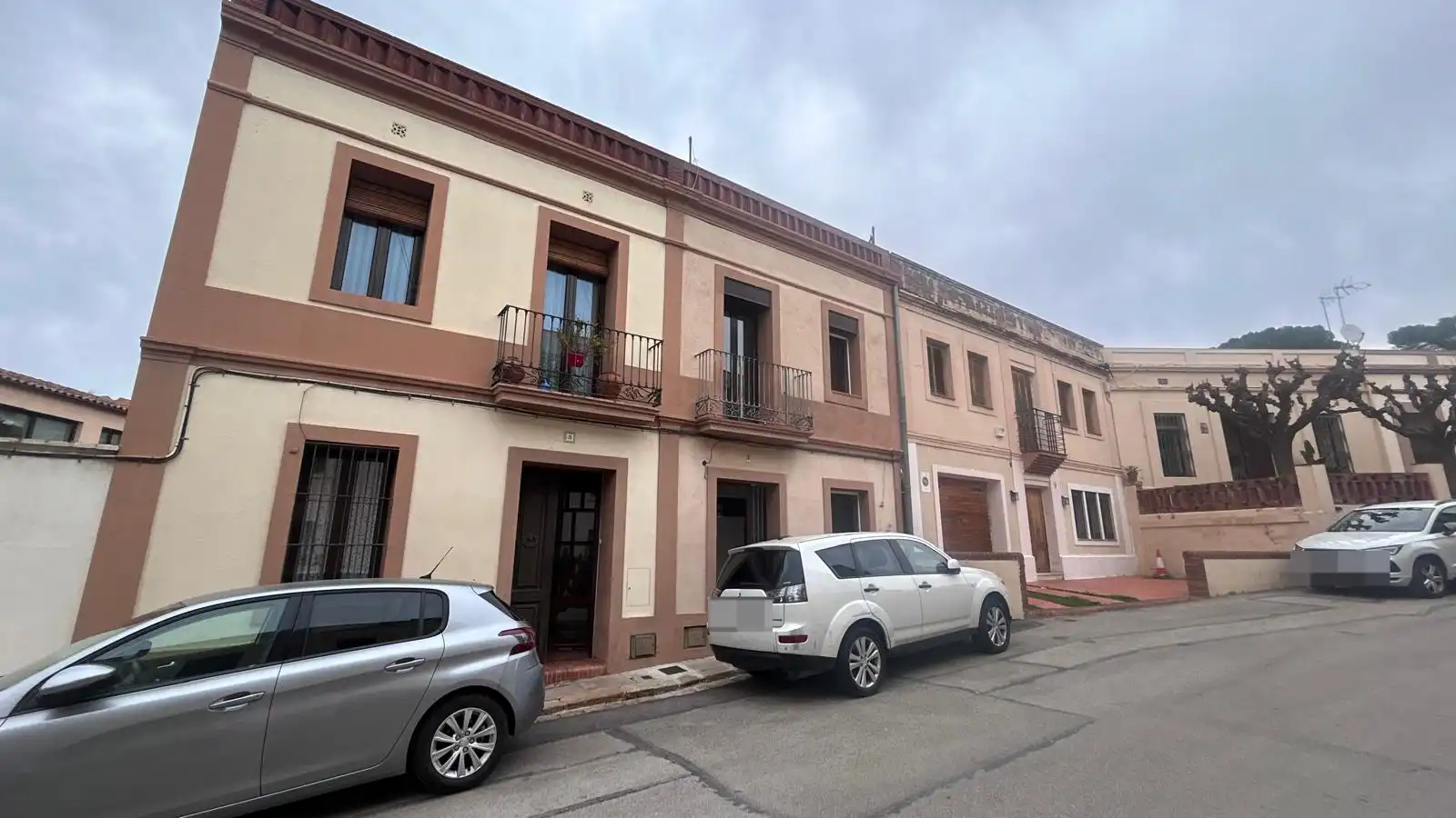 Vista exterior de Casa o xalet en venda en Santa Coloma de Cervelló amb Terrassa i Balcó