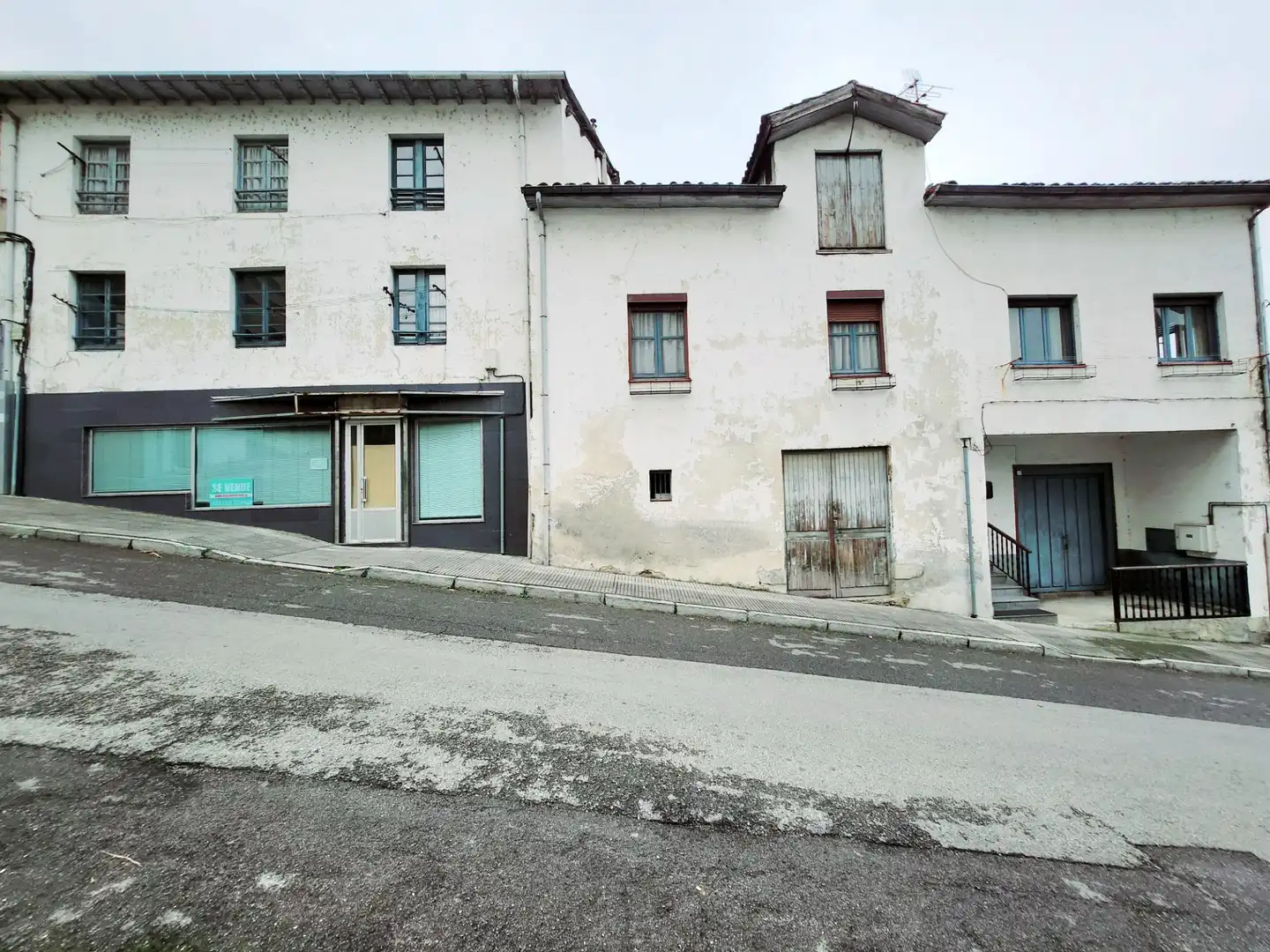 Vista exterior de Edificio en venta en Cangas del Narcea