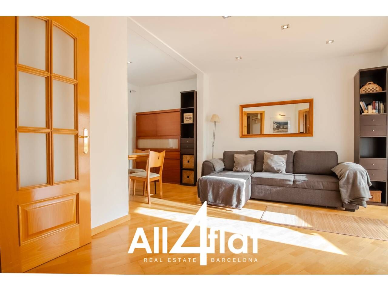Exterior view of Flat to rent in  Barcelona Capital  with Air Conditioner, Heating and Parquet flooring