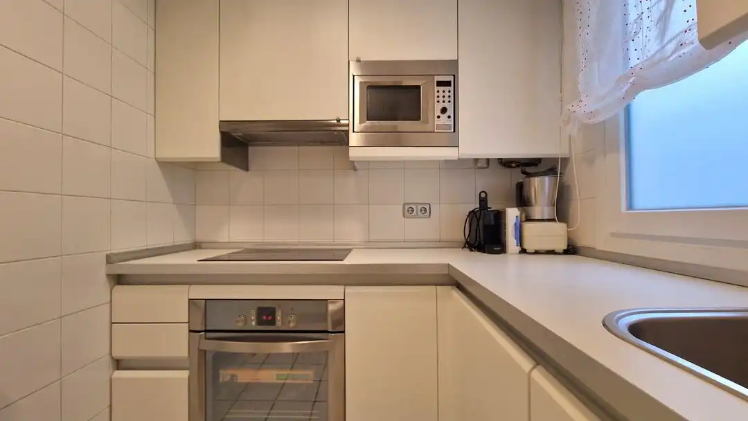 Küche von Wohnung zum Verkauf in Donostia - San Sebastián  mit Heizung, Abstellraum und Balkon