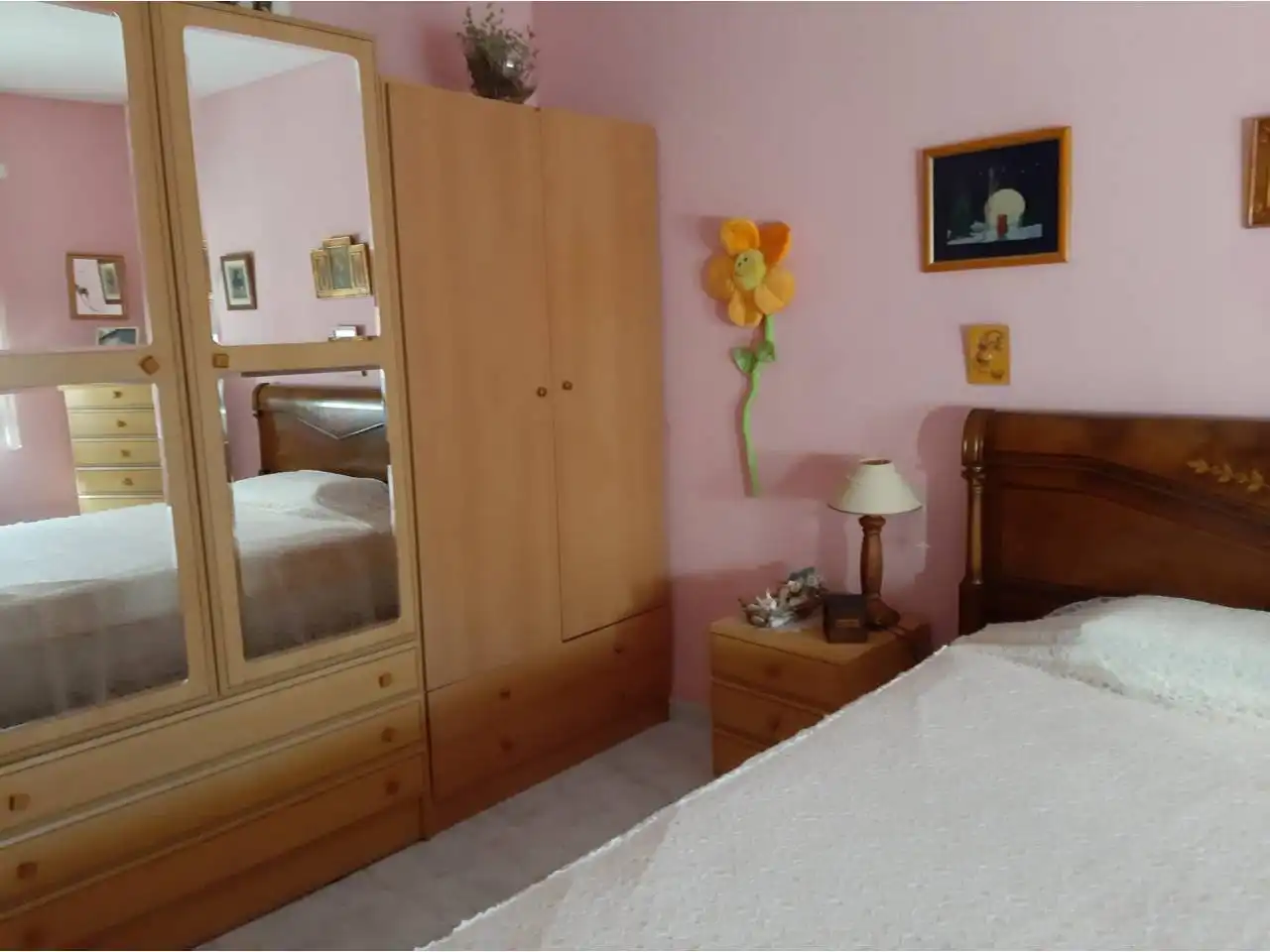 Dormitori de Casa o xalet en venda en Baza amb Calefacció, Terrassa i Moblat