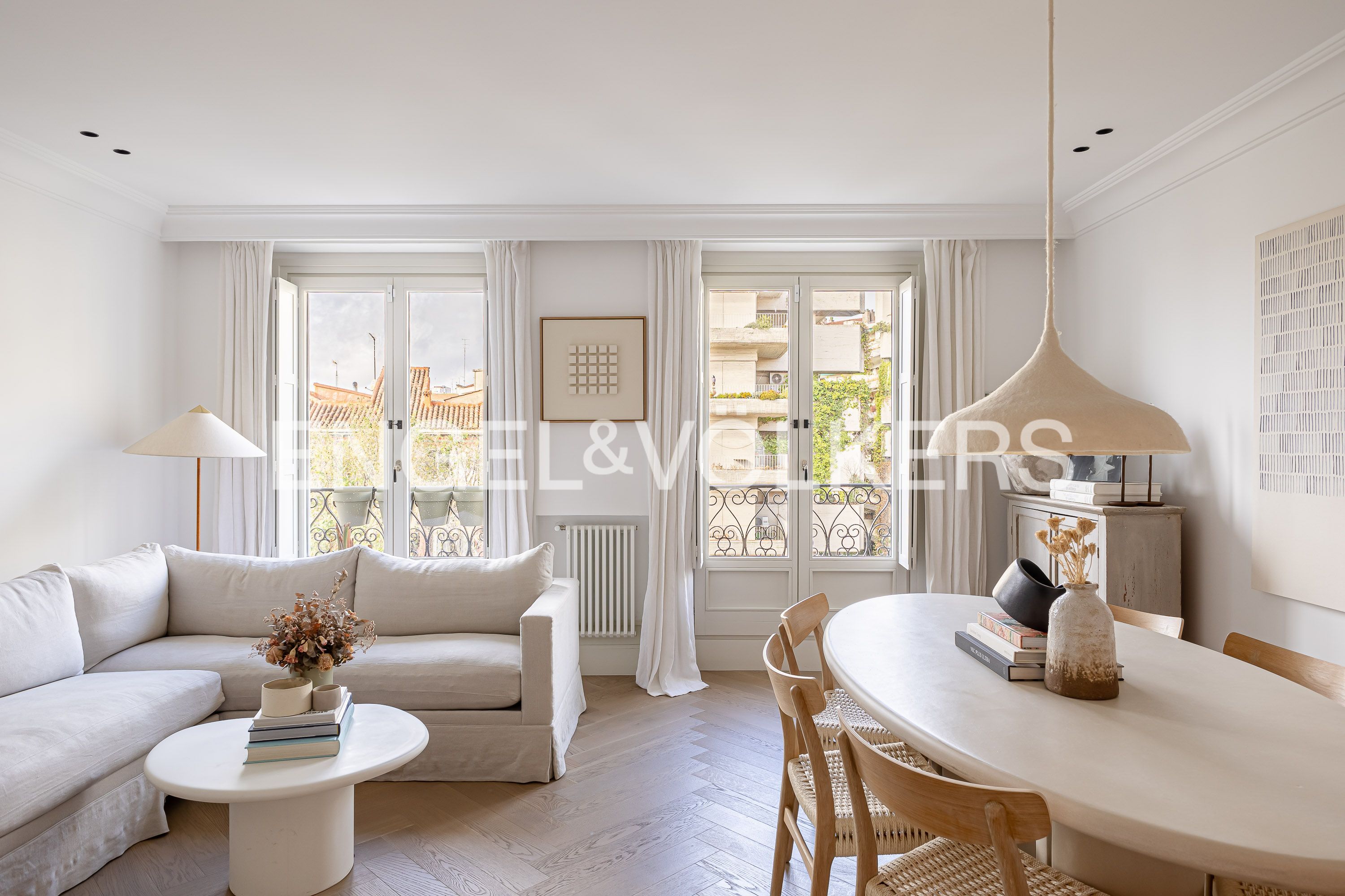 Living room of Apartment for sale in  Madrid Capital  with Air Conditioner, Heating and Storage room