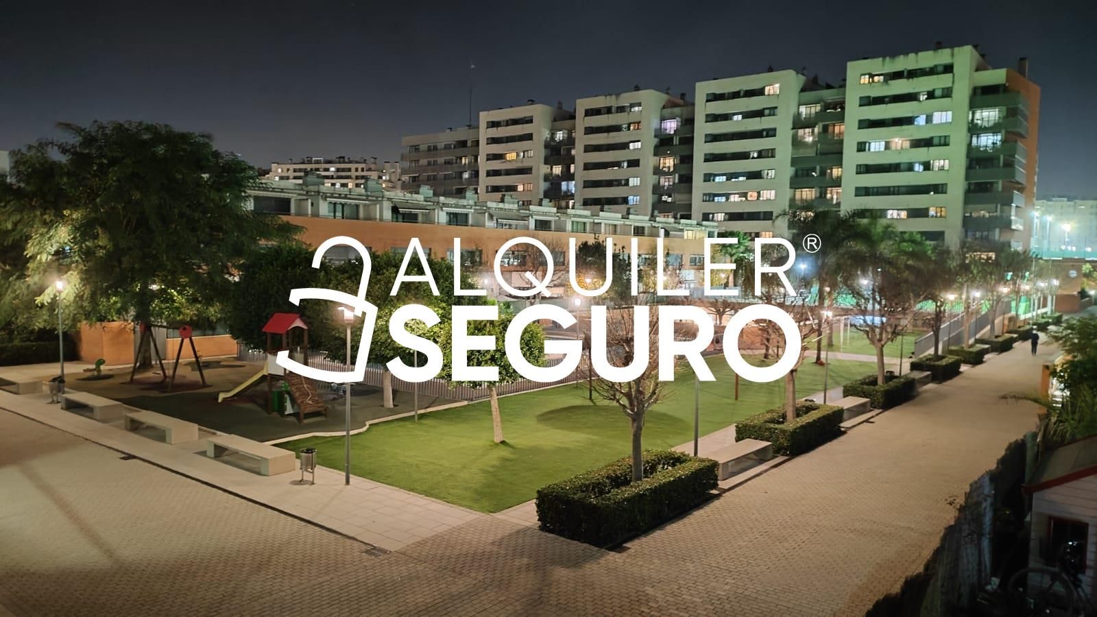 Exterior view of Flat to rent in  Valencia Capital  with Air Conditioner, Terrace and Swimming Pool