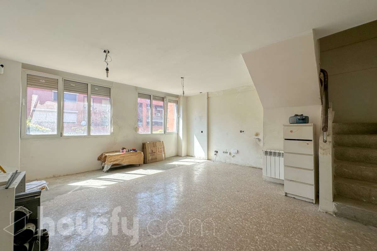 Living room of Duplex for sale in  Madrid Capital  with Air Conditioner, Heating and Balcony