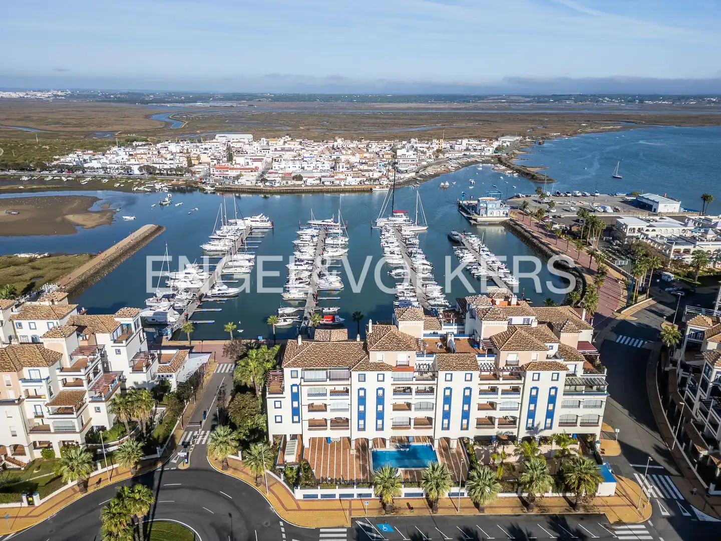 Vista exterior de Ático en venta en Ayamonte con Aire acondicionado, Calefacción y Jardín privado