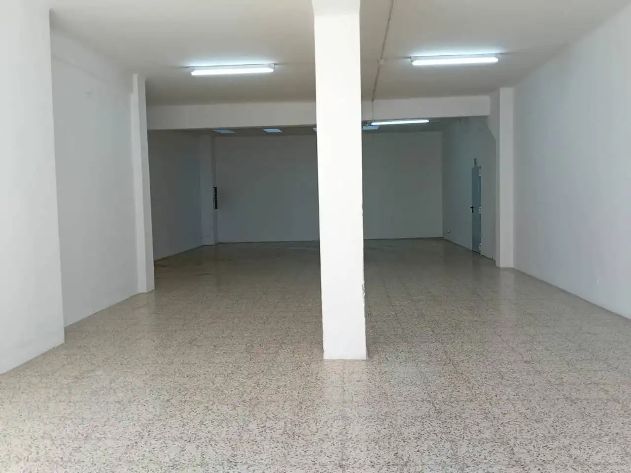 Local comercial en venta en Poble Nou, imagen 2